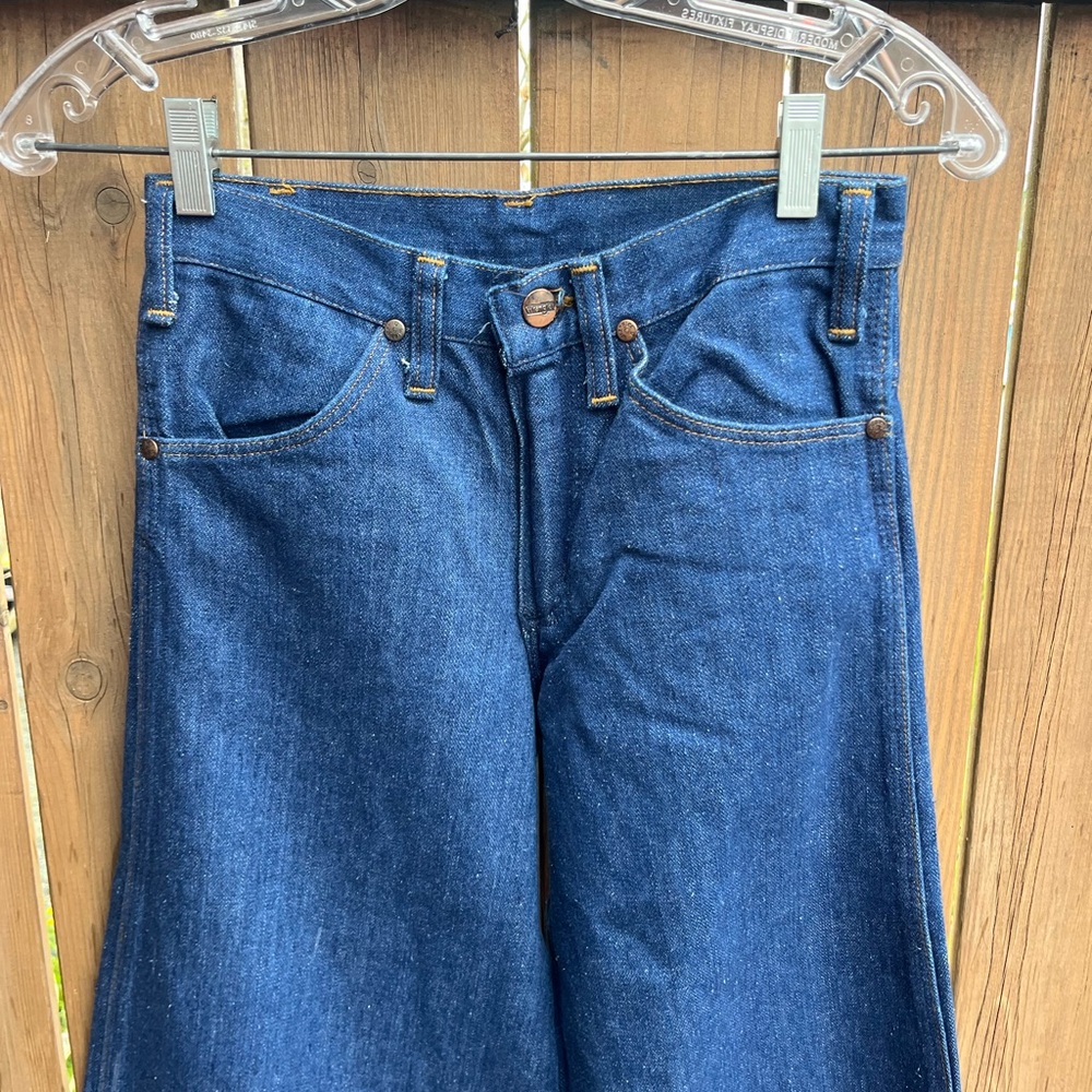 Vintage Wrangler Women's Extreme Wide Leg Jeans - Picture 4 of 9